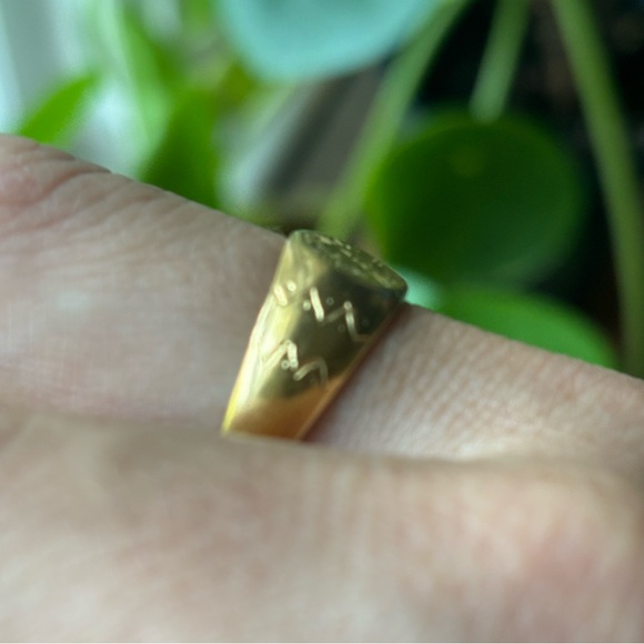 14k Gold Plated Everything Will Be OK Signet Ring - Picture 5 of 7